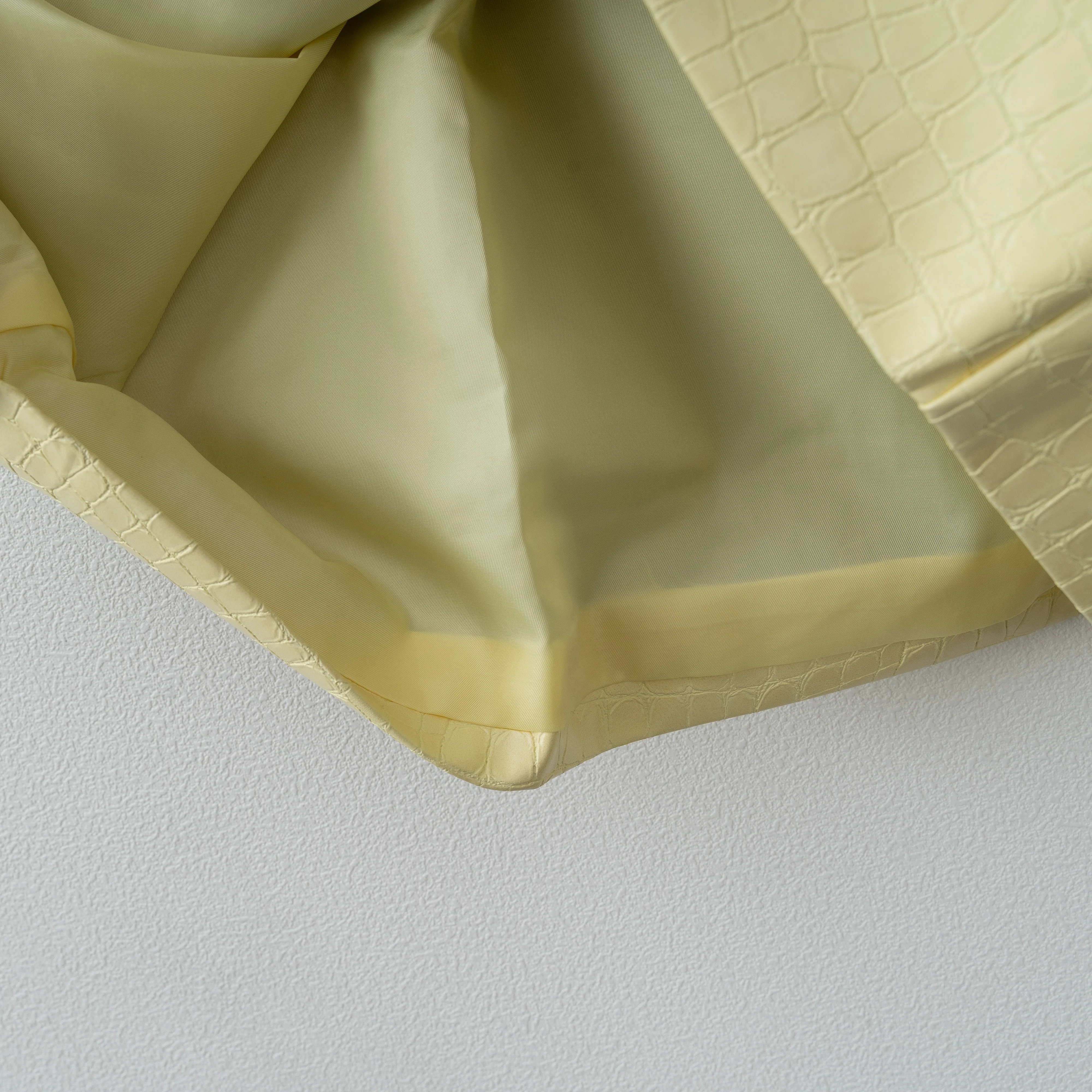 Рисунок 6 - Женская черная юбка из искусственной