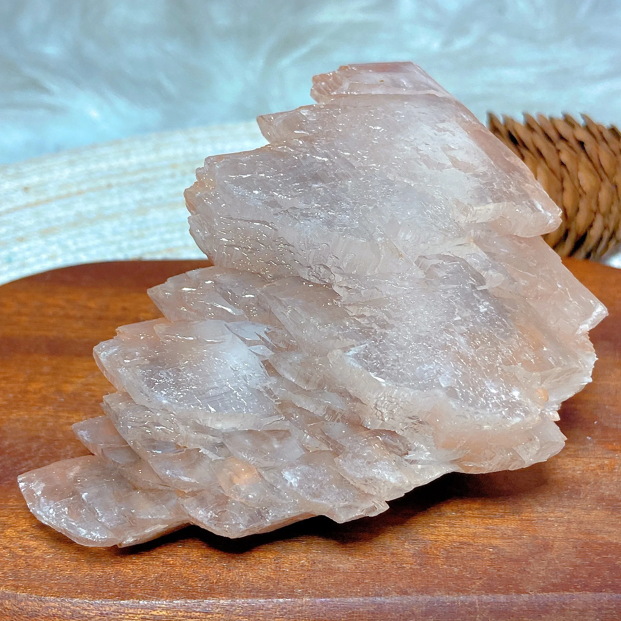 Pagoda Calcite Raw Specimen UV Effect Healing Natural Crystals Stone Jewelry Home Decorations Room Decor Ore Mineral