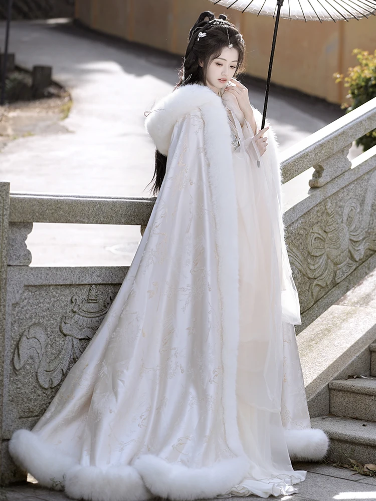 Chinese traditional Hanfu cloak white elegant anti-wind cold warm snow photo new Chinese hooded cloak