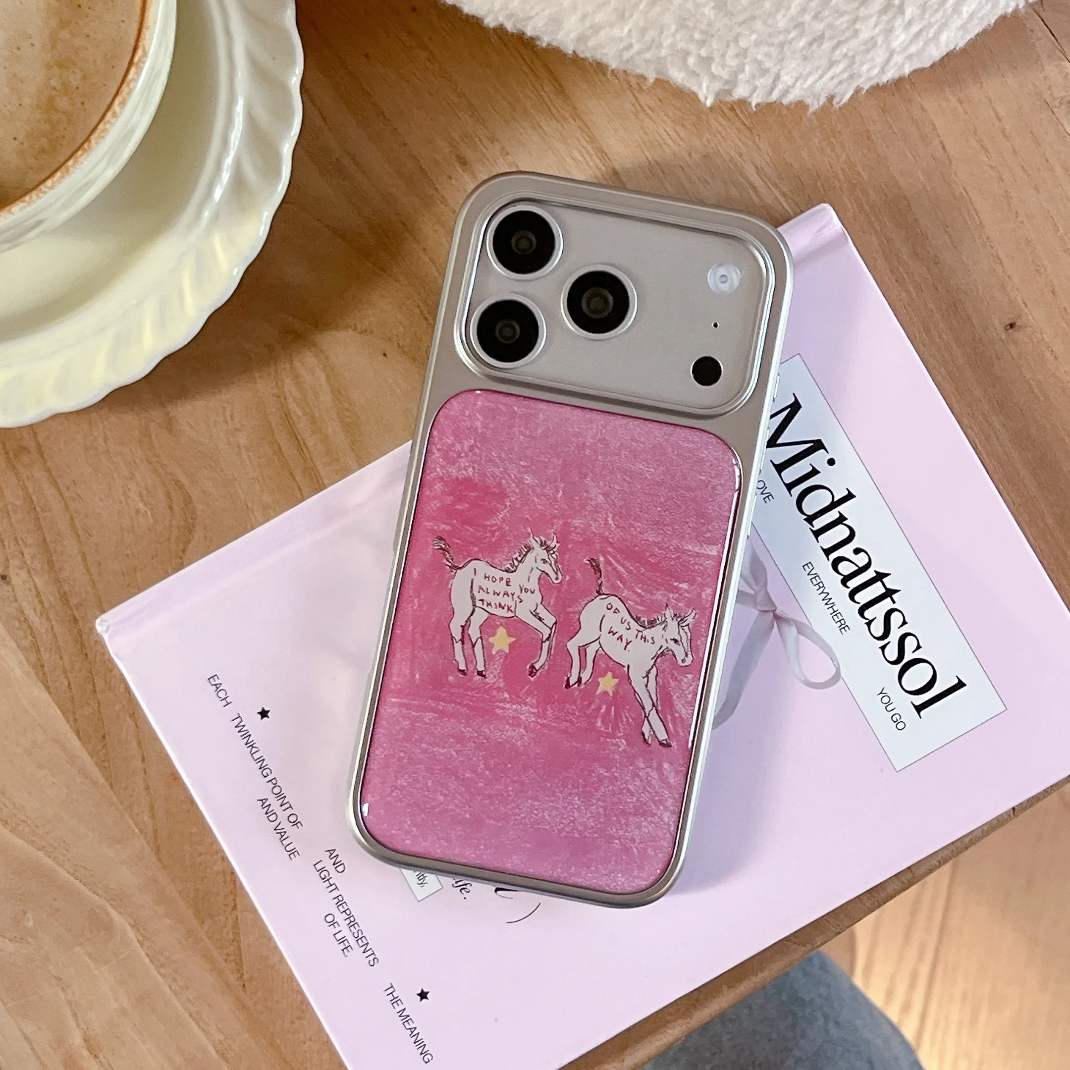 Handgezeichnetes Design mit rosa Pony, süße, nostalgische, ästhetische und schicke Handyhülle für iPhone 18 17 16 15 14 11 12 13 Pro Max Plus Rückseiten-Cover – Detail 6