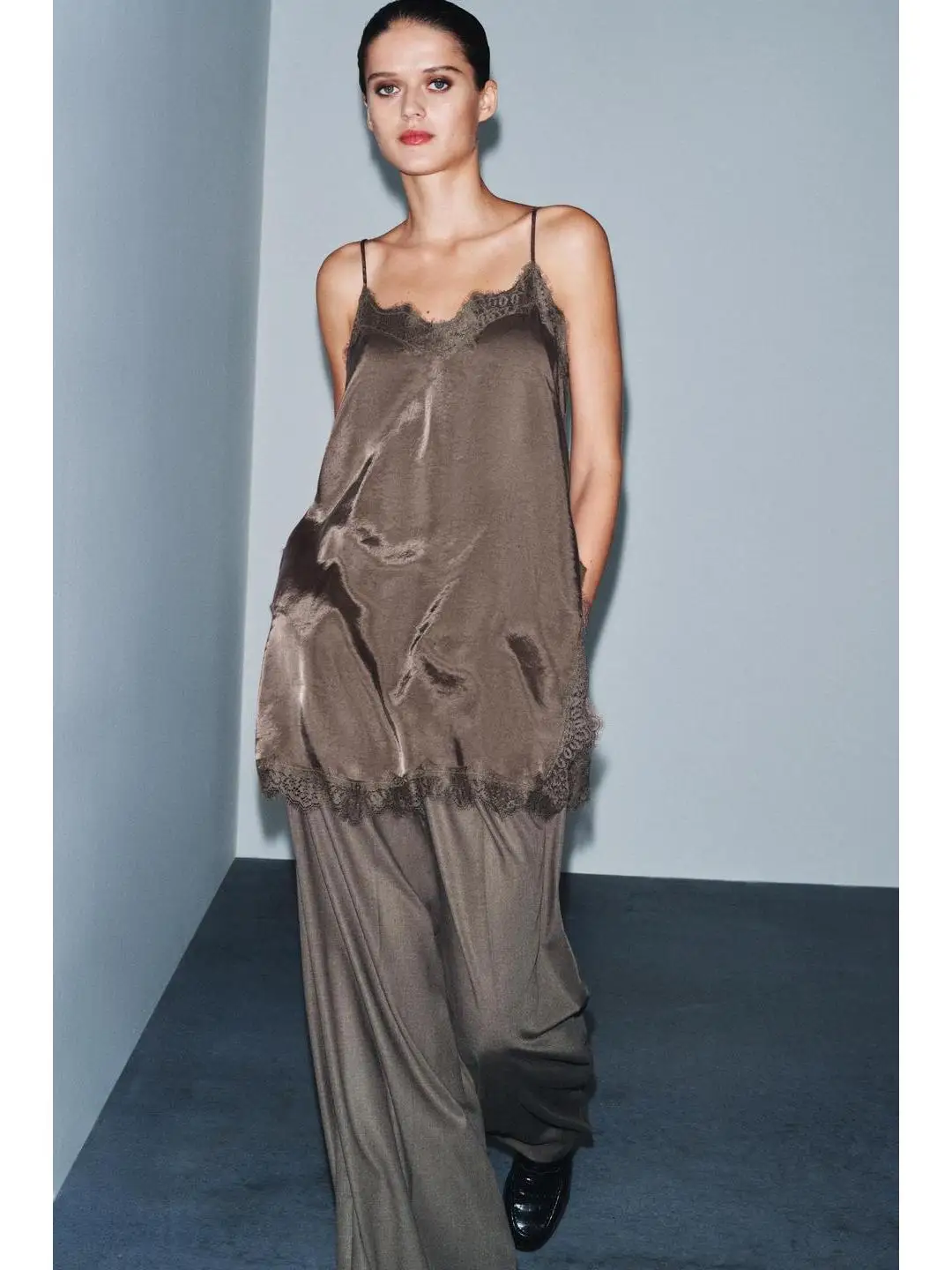 

Autumn Winter New Sle Vaion Theme Lace Trim Bot Hem Side Slit Underwear Sle Top Women's Vest Strapl Dr