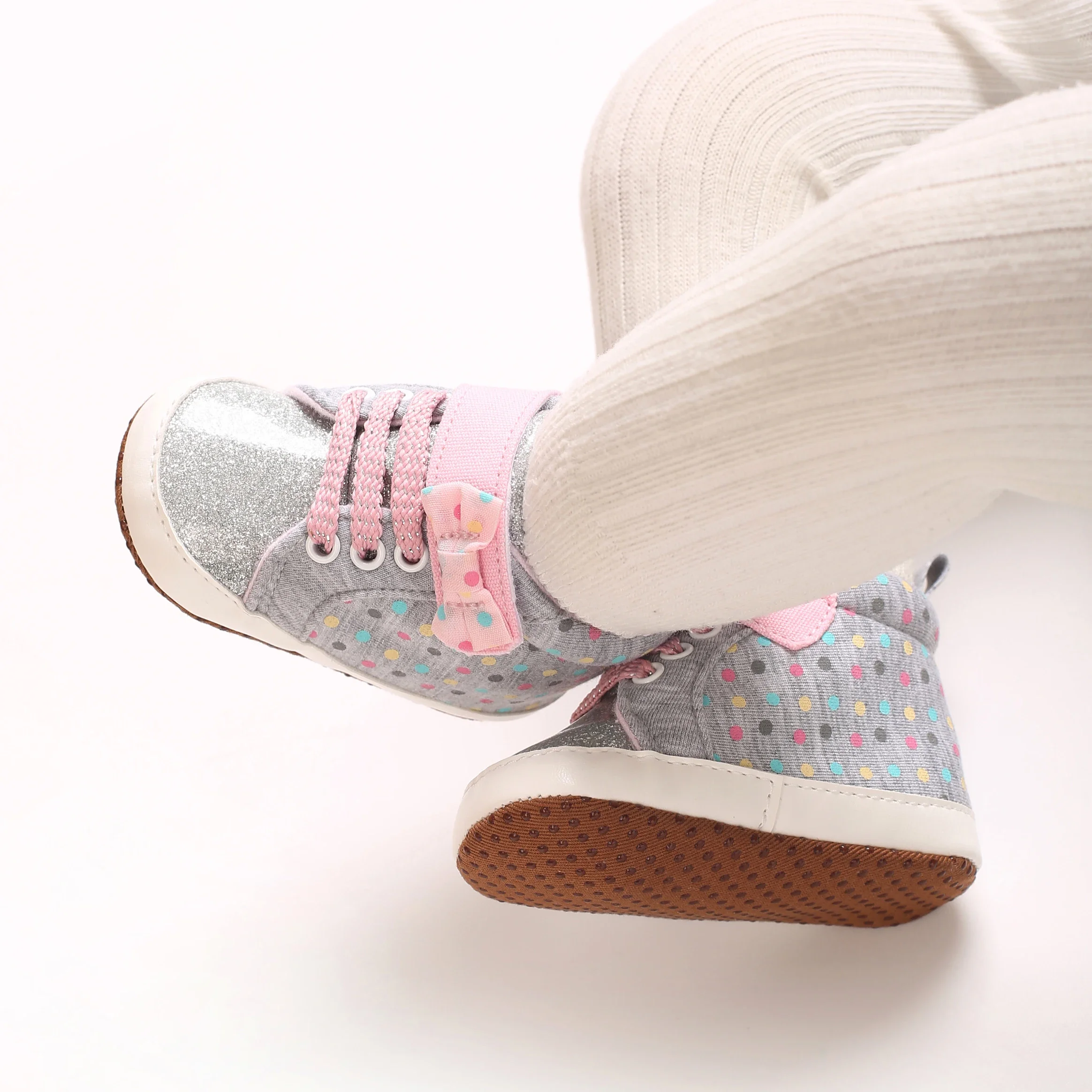 Frühlings- und Herbst-Neuheit: Süße, bunte Polka-Dot-Stoffschuhe für Babymädchen, bequeme Sneaker mit weichen Sohlen. – Detail 6