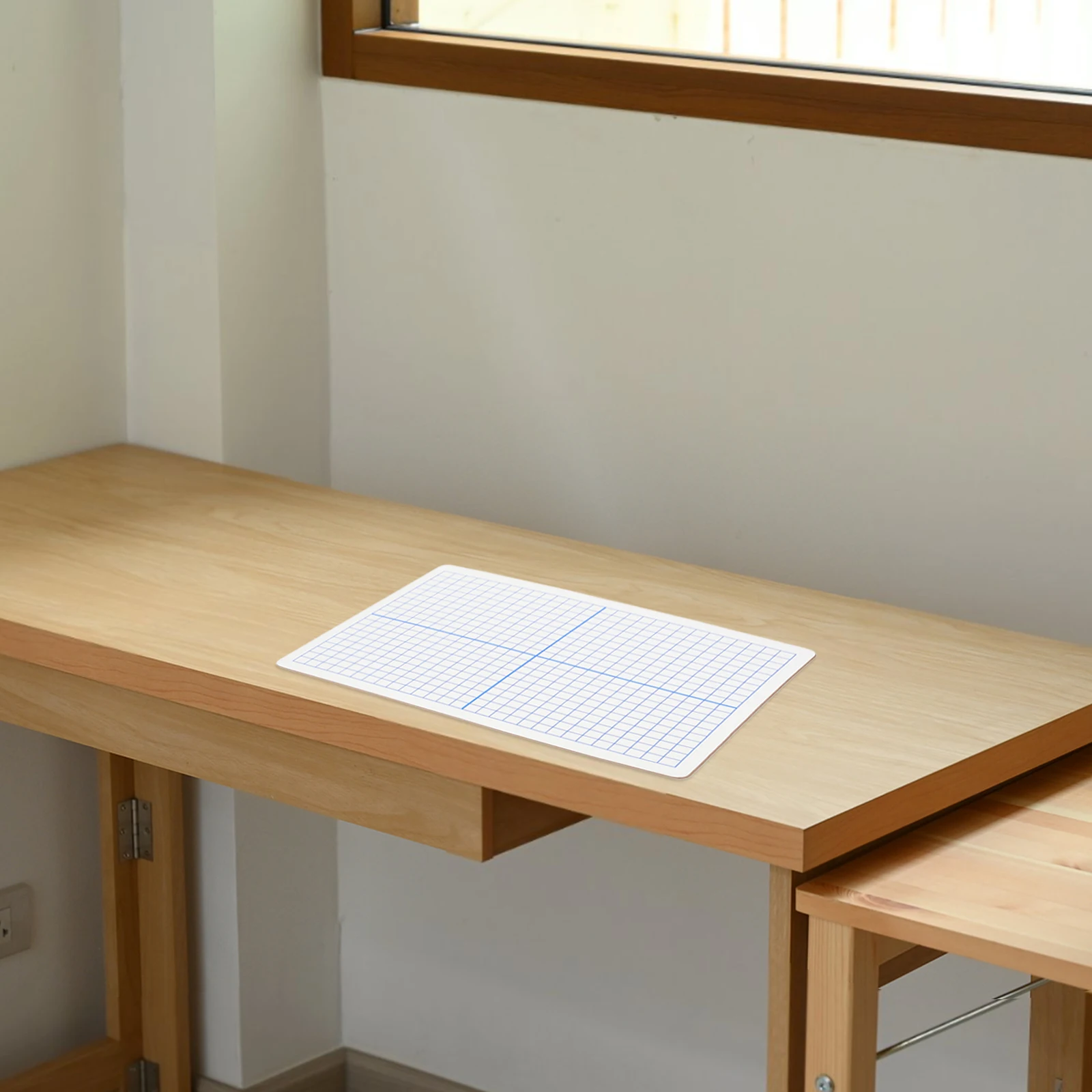 

Double Sided Dry Erase Board Portable Plastic Small Desk Whiteboard Grid Lines Reusable Note Pad for Drawing