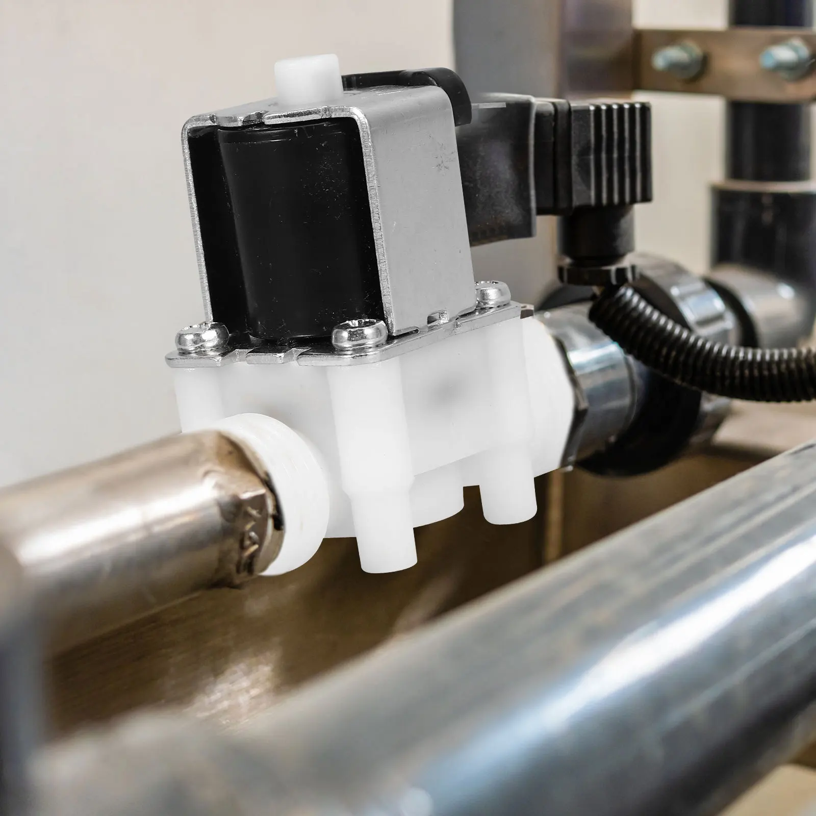 

DC24V Water Solenoid Valve Durable Wear-Resistant for Washing Machines Dishwashers Water Purifiers Easy Installation