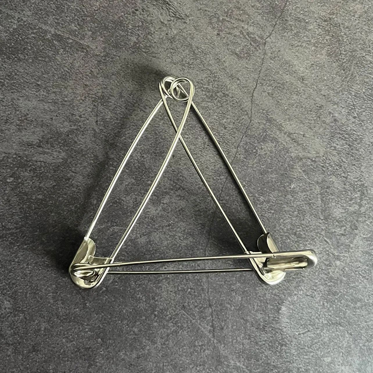 

Linking Clips Magic Tricks Visual Three Linking Pins Penetration Clips Magia Close-up Street Illusions Gimmicks Mentalism Props