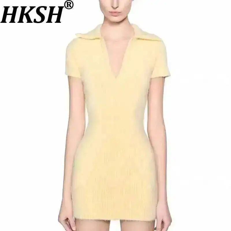 HKSH Damen Strickkleider Trendiges Nischendesign Tiefer V-Ausschnitt Umlegekragen Slim Fit High-Street Strickkleid Frühling Herbst Neu HK24452
