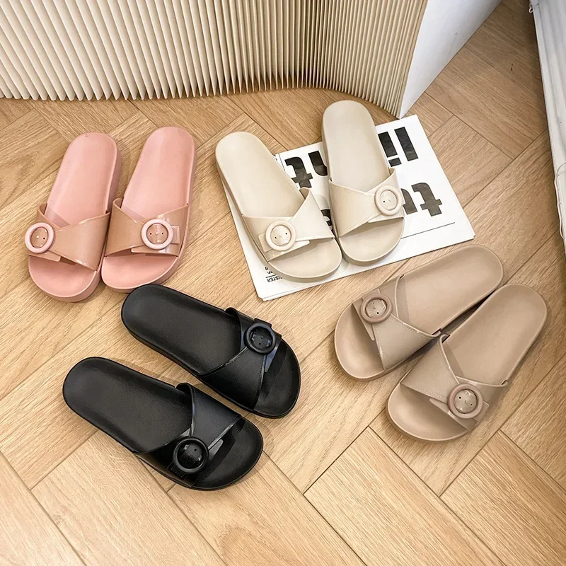 Soft Sole Indoor Slippers Women Luxury Brand New Summer Non-Slip Beach Sandals Woman Fashion Buckle Platform Flip Flops