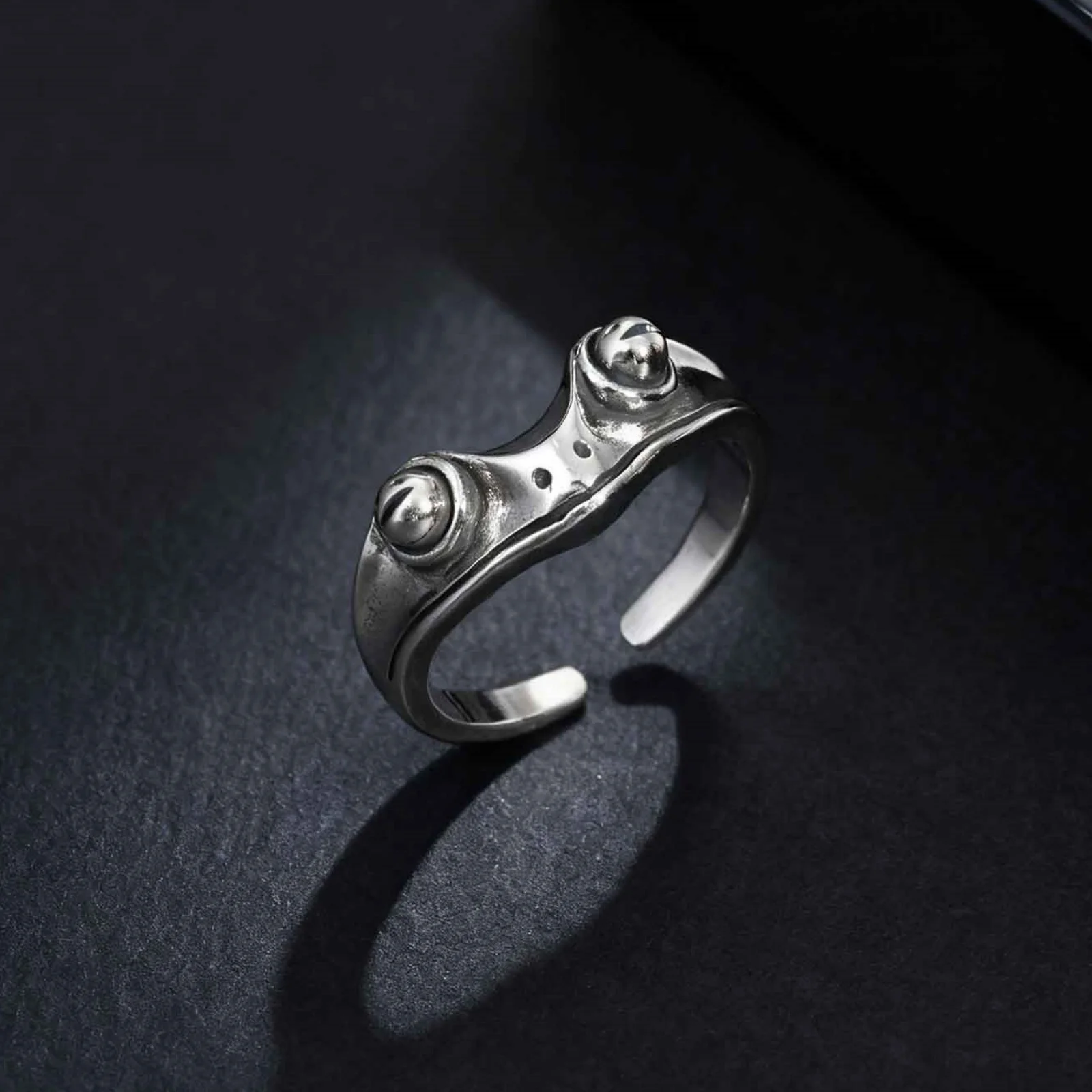 Fashion Retro Gothic Metal Frog Ring For Men Women, Vintage Silver Color Adjustable Open Ring, Hip Hop Party Jewelry Gift