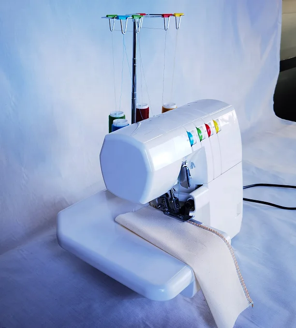 Picture 3: Hot Selling Overlock Heavy Duty Sewing Machine With Low Price With Automatic Thread Winding