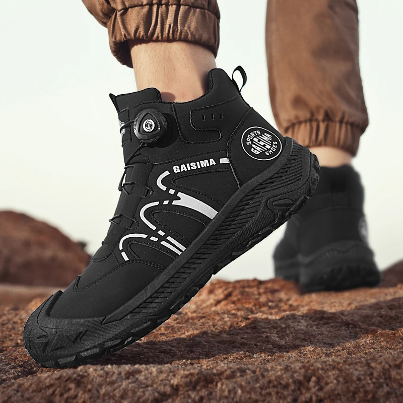Klassische Herrenstiefel mit hohem Schaft, strapazierfähige Sohle, weiches Obermaterial, klassisch und modisch, geeignet zum Wandern und für Outdoor-Aktivitäten. – Detail 4