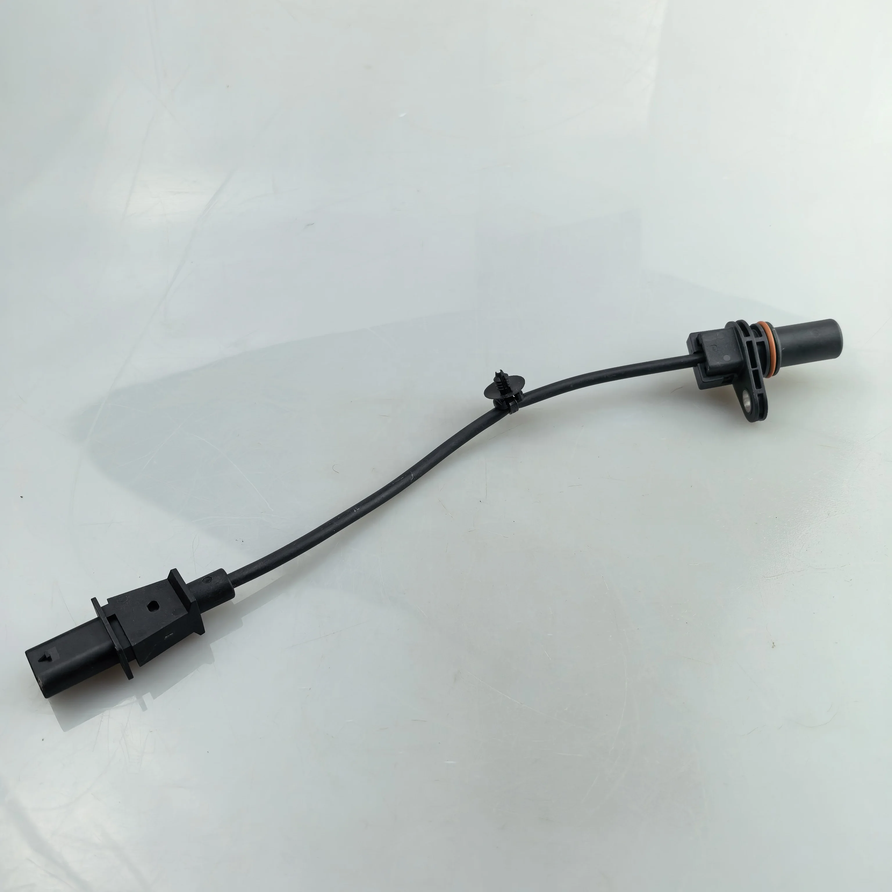 

SAIC MAXUS T60 G10 V80 Diesel 2.0T Original Crankshaft Rotate Speed Sensor C00344866 C00075224