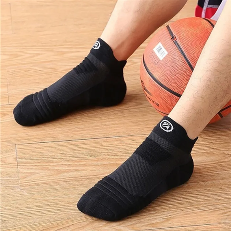 Handuk olahraga pria kaus kaki basket tebal kaus kaki pendek pria warna polos hangat musim dingin