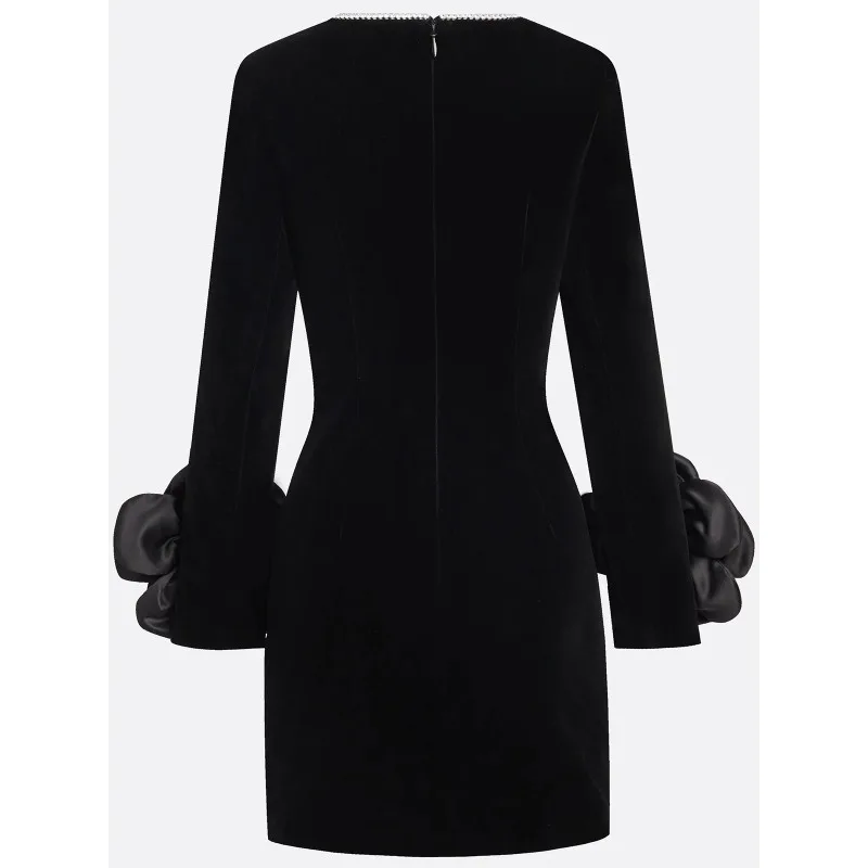 ティナ ブラックベルベットミニドレス 春2026 ホローダイヤモンドトリム 3Dフラワー ジッパーバック 長袖 イブニングパーティードレス 196973