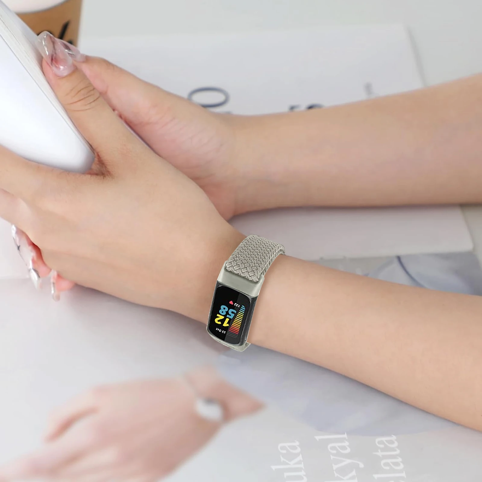 سوار رياضي منسوج مغناطيسي ناعم قابل للتمدد من النايلون قابل للتنفس لـ Fitbit Charge 6 5