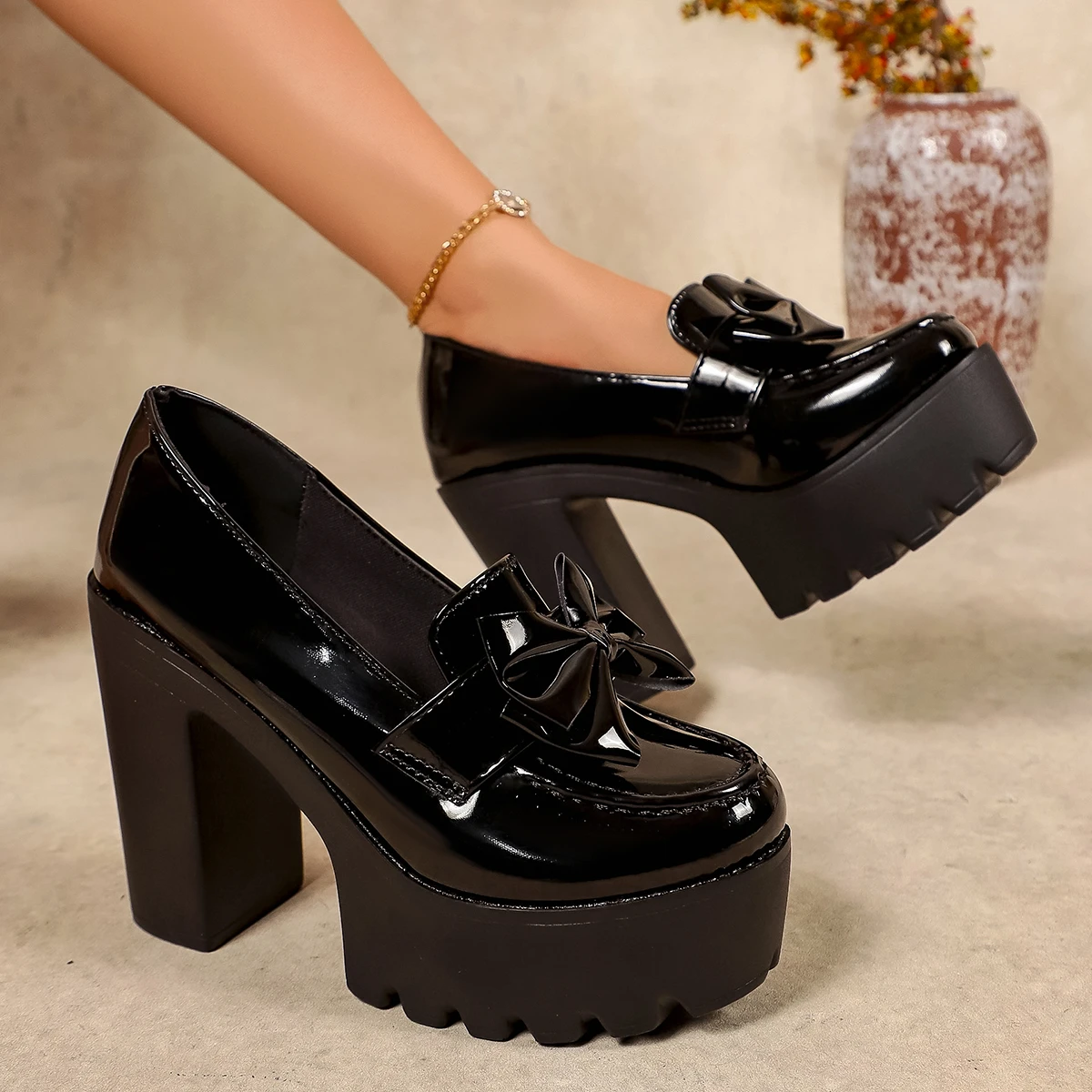 Retro Le Fu Shoes 2026 New Thick Soled High Heels Daily Luxury Women's Solid Color Temperament Mary Jane with Follow-up Shoes