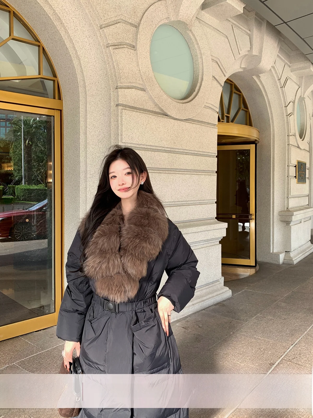 

YOLI Bla с меховым воротником и пухом, женская зимняя теплая верхняя одежда с застежкой на талии для похудения, повседневная одежда без шапки, дизайн