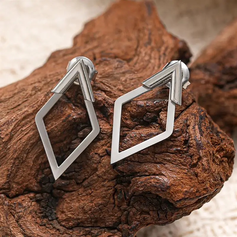 Huitan Diamantförmige Damen-Ohrstecker aus Edelstahl, edle Party, elegante Accessoires, Mode, Hochzeit, vielseitiger Damenschmuck