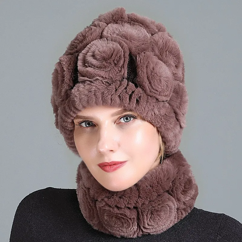 Knitted cap for women's fur hand-hooked and tie-dyed pom-pom color matching