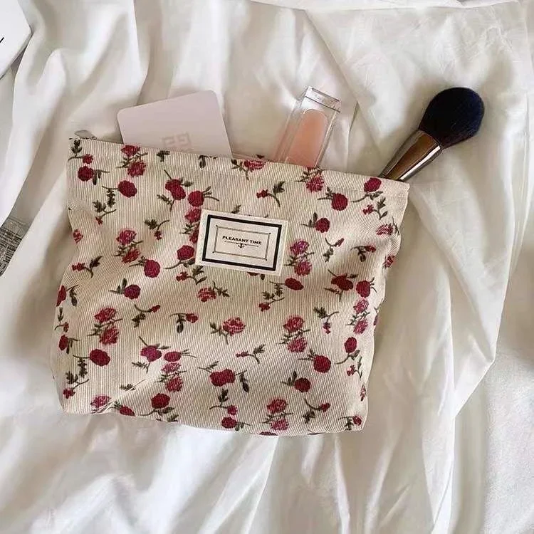 Makeup Bag Large Checkered Cosmetic Bag Capacity Travel Toiletry Bag Cute Makeup Brushes Aesthetic Accessories Storage Bag