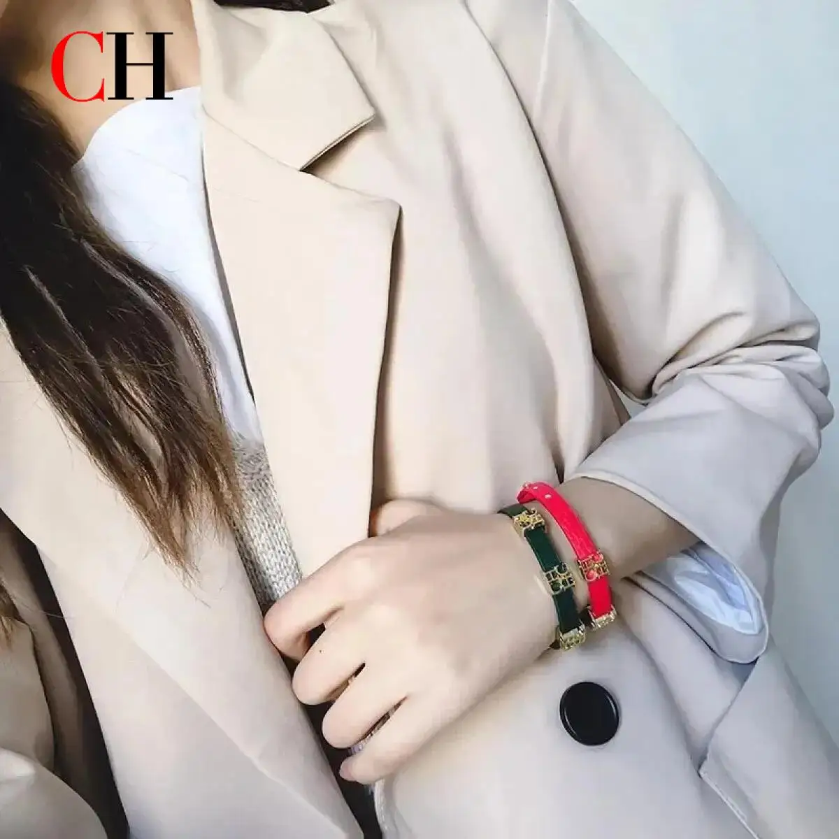 

Exquisite Women's Fashionable Bracelet Women's Retro Simple Classic Metal Engraving Decoration Baidu Brand Logo Girls' Bracelet