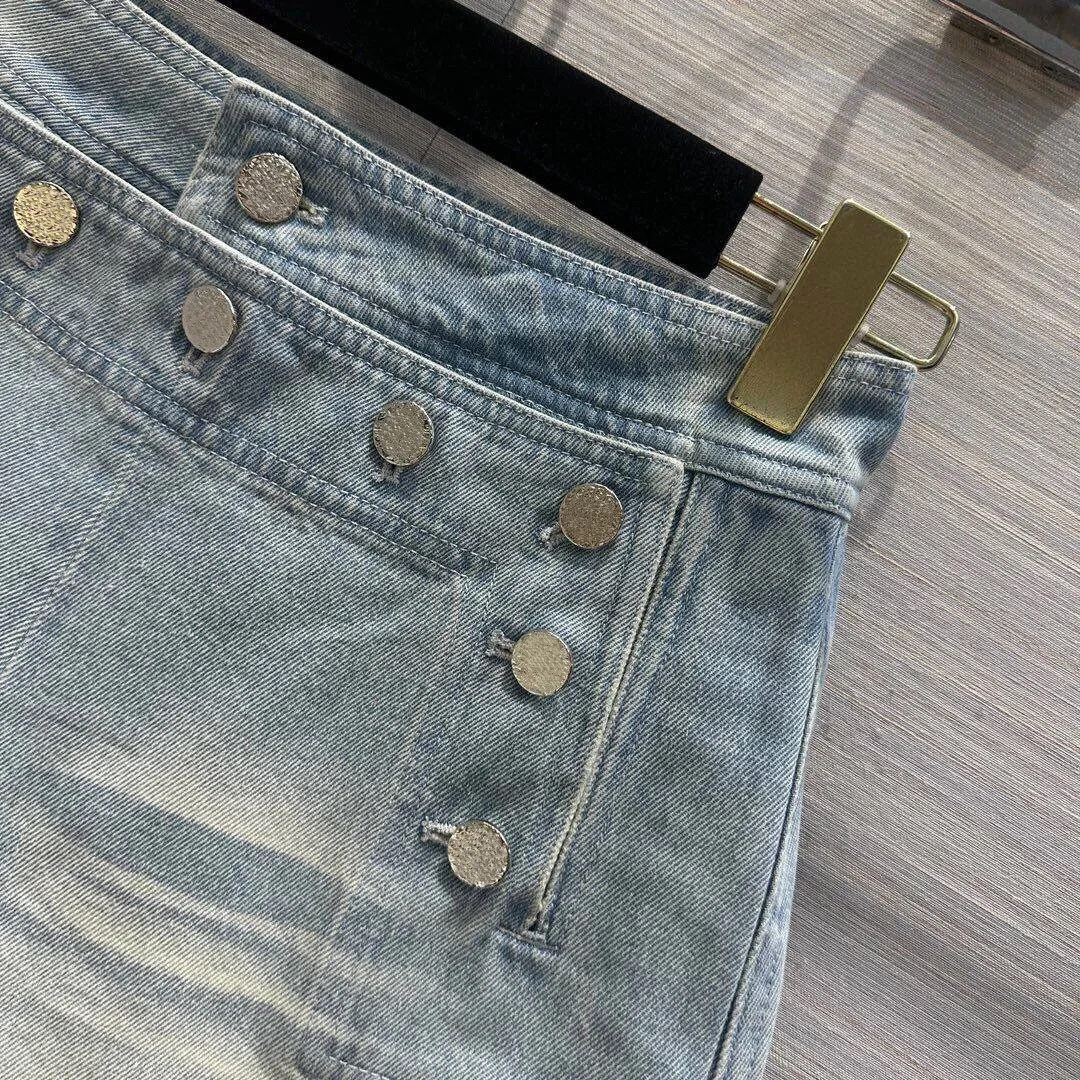 2024 New Fashion Summer Washed Light Blue Denim Shorts Women High Waist Silver Buttons Double Breasted Sweet Hot Shorts