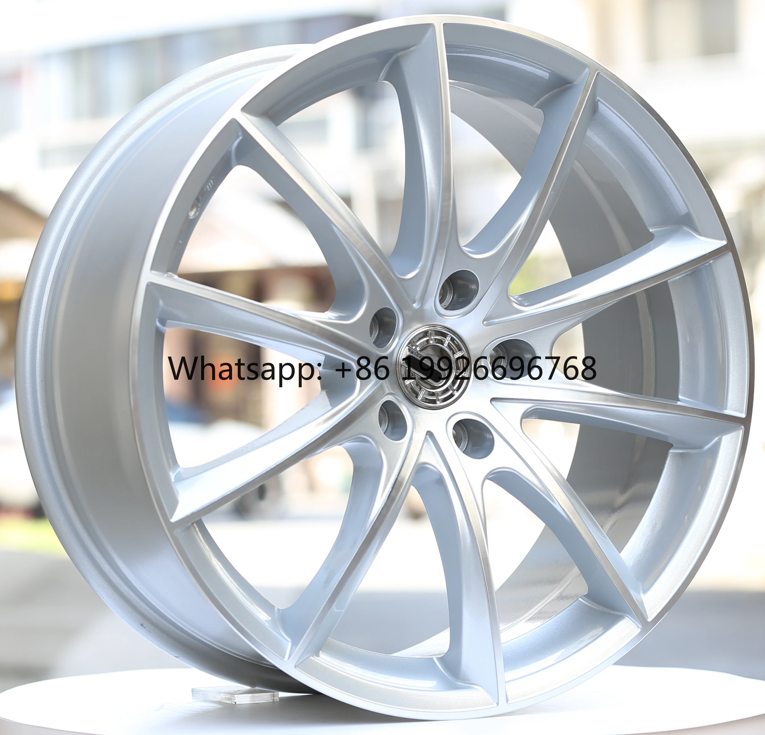 

High-performance 18-inch Passenger Car Wheels 5*114.3 Car Rims High-tech Design Alloy Wheels Silver Car