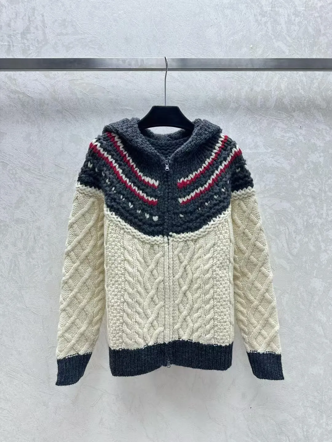 Customized High-End Women's Knitted Hooded Zipper Cardigan Versatile Fashionable