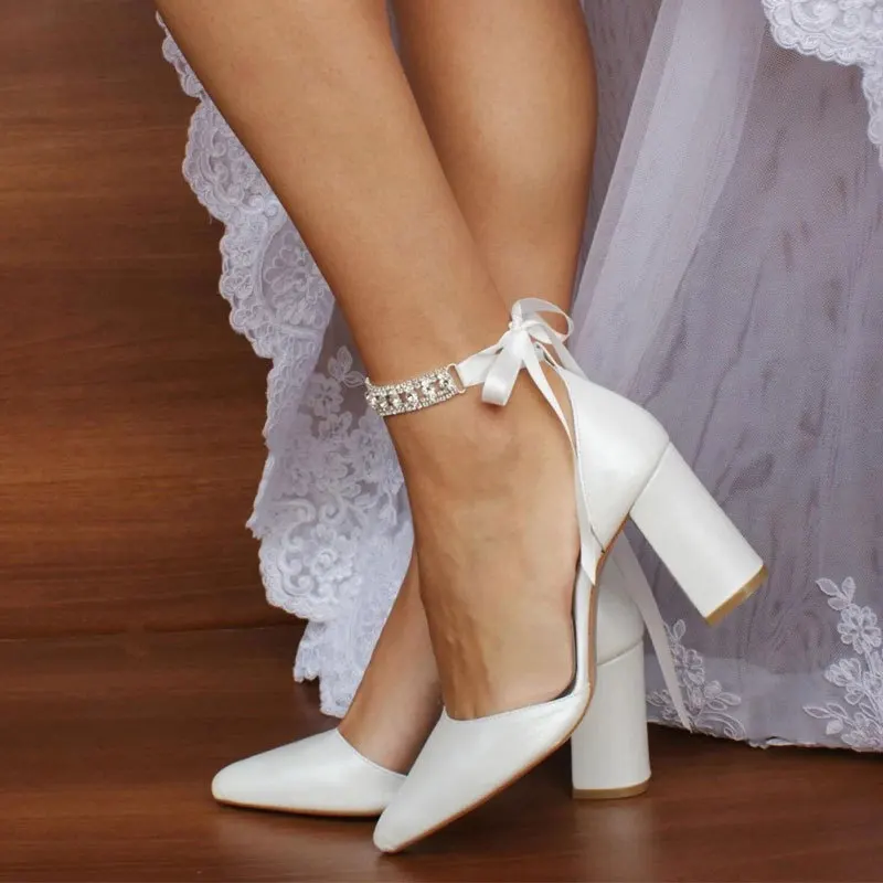 

Новые весенне-летние модные женские туфли на толстом каблуке с острым носком и стразами в европейском и американском стиле