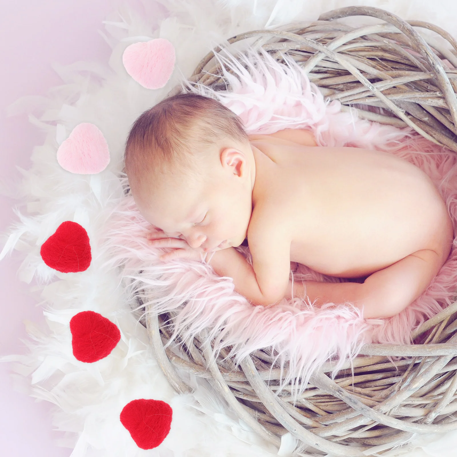 

24Pcs Wool Felt Hearts Lovely Small Heart Craft Decorations Perfect for DIY Hair Accessories Room Party Photo Props