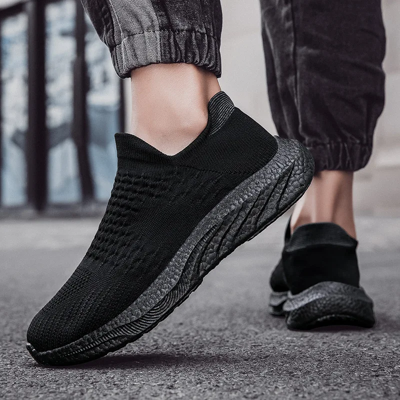 Breathable Casual Shoes For Men And Women Lightweight Sports Shoes Couple Socks EVA Material Summer Season Transpirable