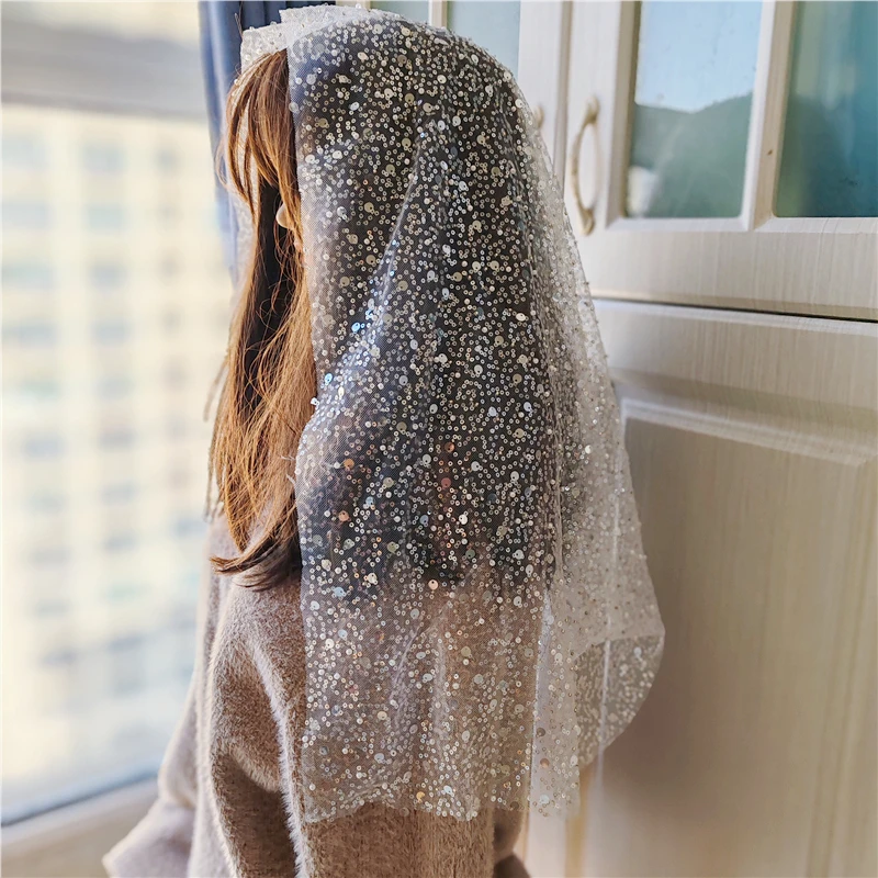 Velos de novia Vintage Mantilla Chantilly brillantes para misa latina, cubierta para la cabeza de mujer, lentejuelas con cuentas, perlas blancas plateadas en forma de D