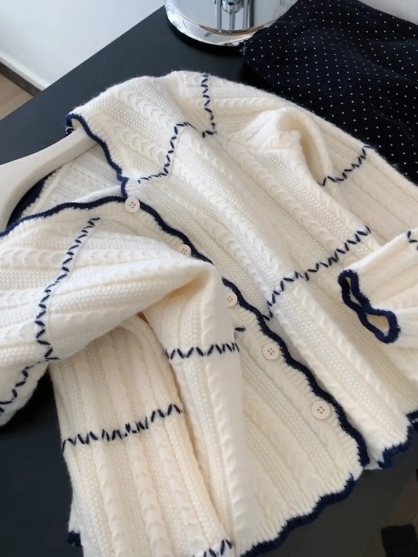 سترة محبوكة طويلة من Color Blo للسيدات أوائل الخريف 2025 سترة جديدة للتخسيس على شكل جوية من الخشب سترة علوية مفتوحة #3