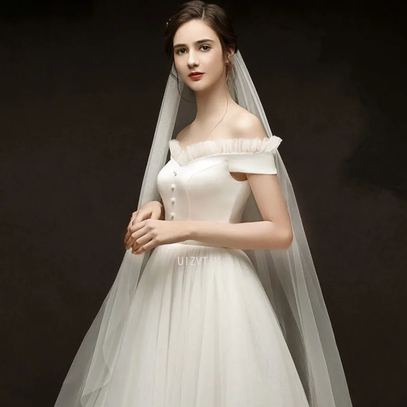 فستان زفاف أبيض بكتف واحد فستان زفاف خفيف للنساء بسيط ونحيف هيبورن ضمادة الرياح تنورة منفوشة فستان رسمي لؤلؤي أنيق للنساء