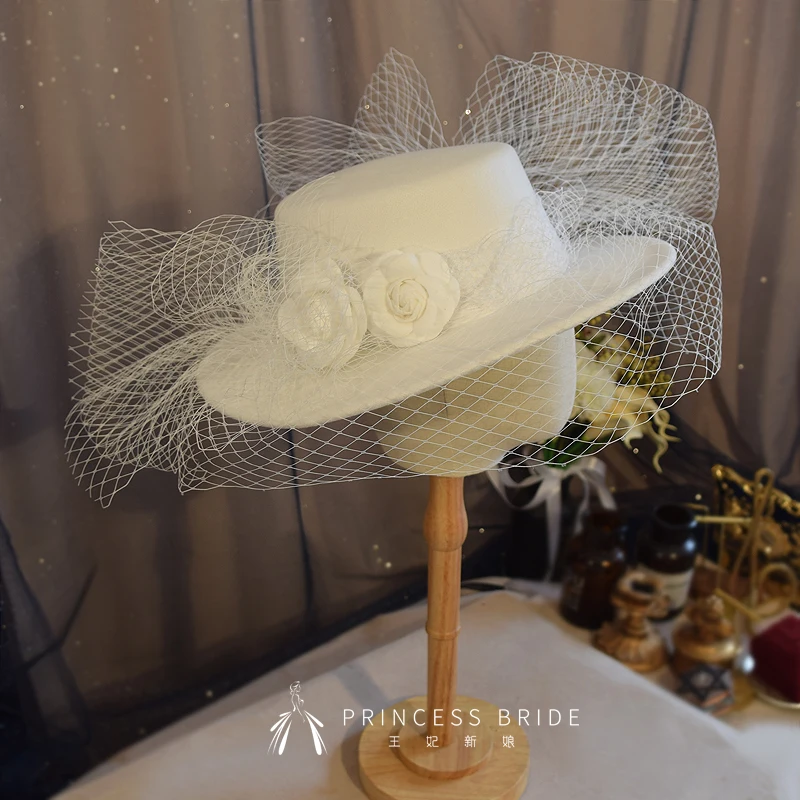 

French Style Large Grid White Elegant Wedding Dress Top Hat