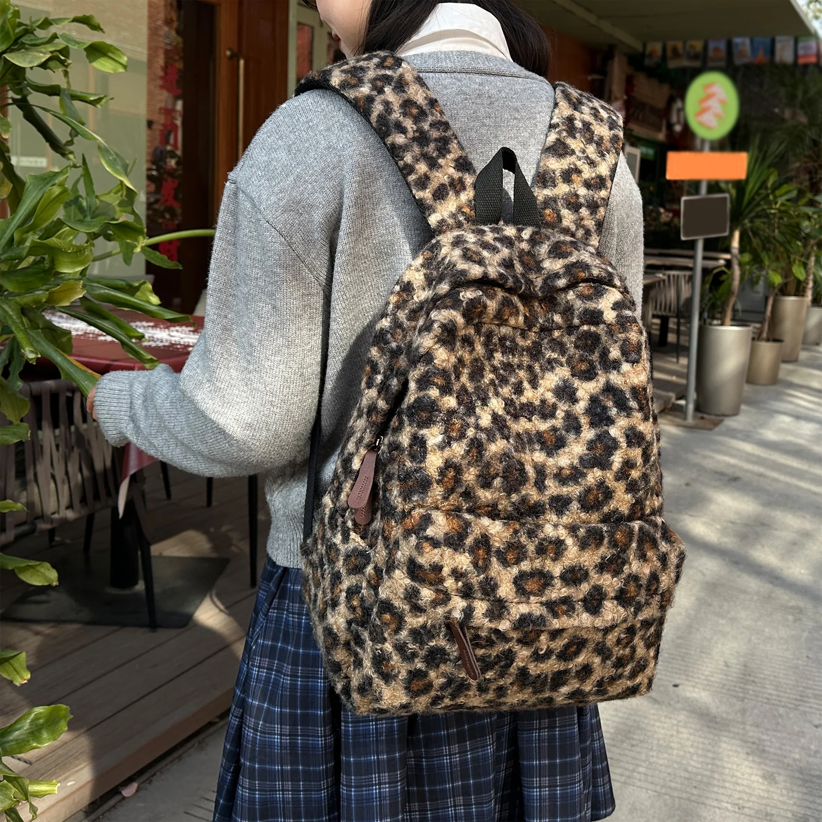 Lässiger Tagesrucksack mit Leopardenmuster, große Kapazität, Reise-Laptop-Rucksack, Retro-Plüsch, für Studenten, Schule, Büchertasche, Herbst-Winter-Rucksack