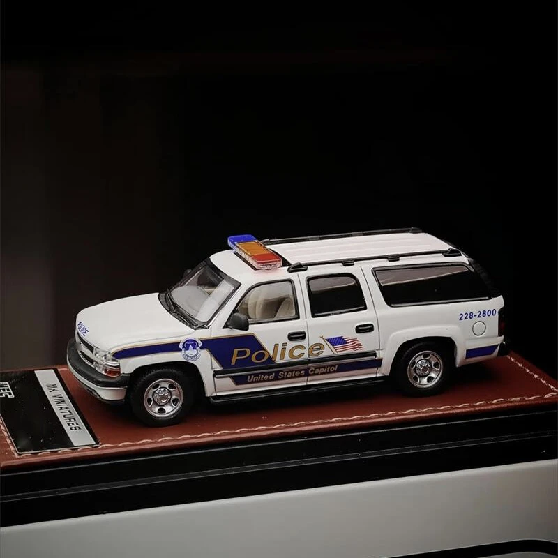 

1:64 2003 Suburban limited599 2025HECHZ Diecast Collector's Vehicle Model Car