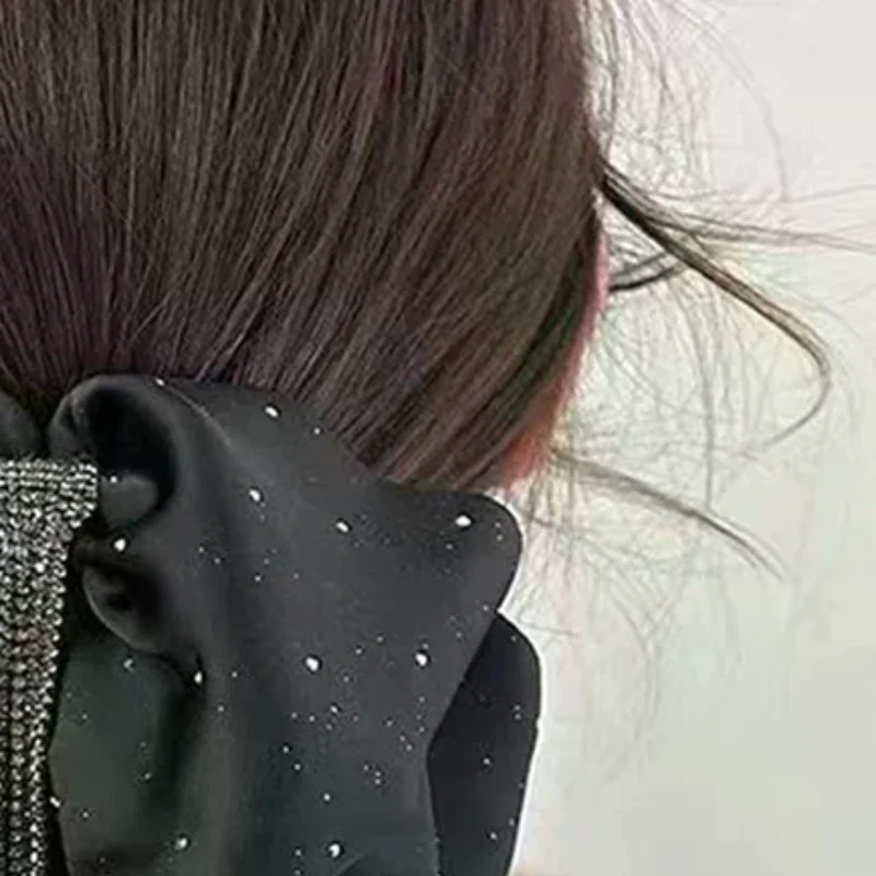 

Элегантная кисточка со стразами, черный трехслойный бант, коготь для волос для женщин, милая повязка на голову, модные аксессуары для волос