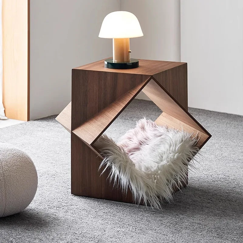 A few polyhedral corners on the side of the sofa, a mobile coffee table