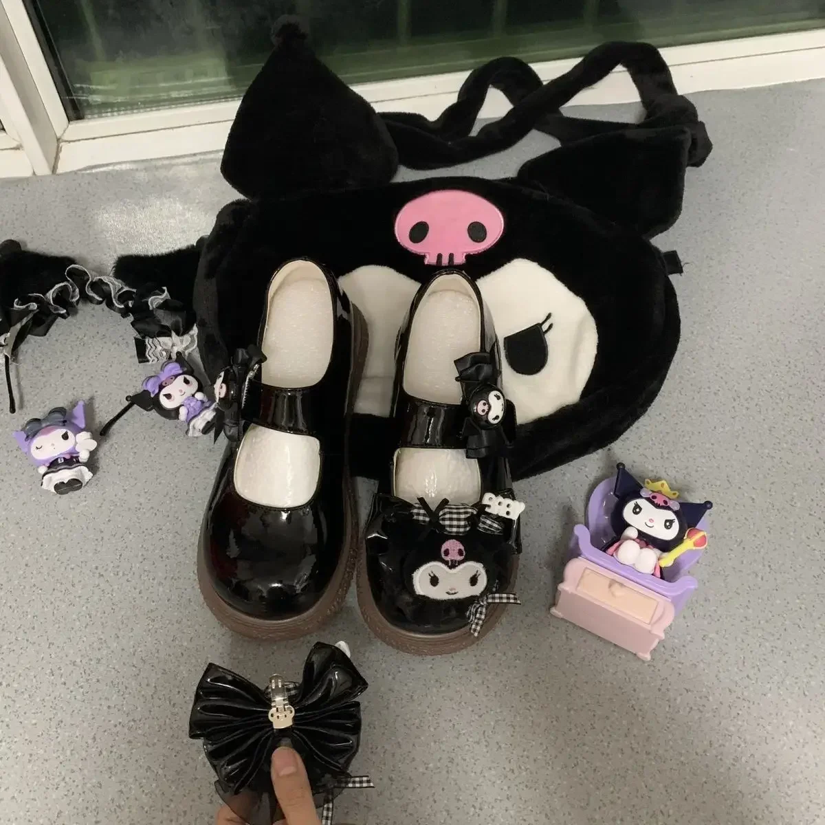 Sanrio kuromi lolita รองเท้า jk รอบ toe big toe รองเท้าน่ารัก girly หัวใจรองเท้าหนังขนาดเล็กสาว kawaii ของขวัญวันเกิด