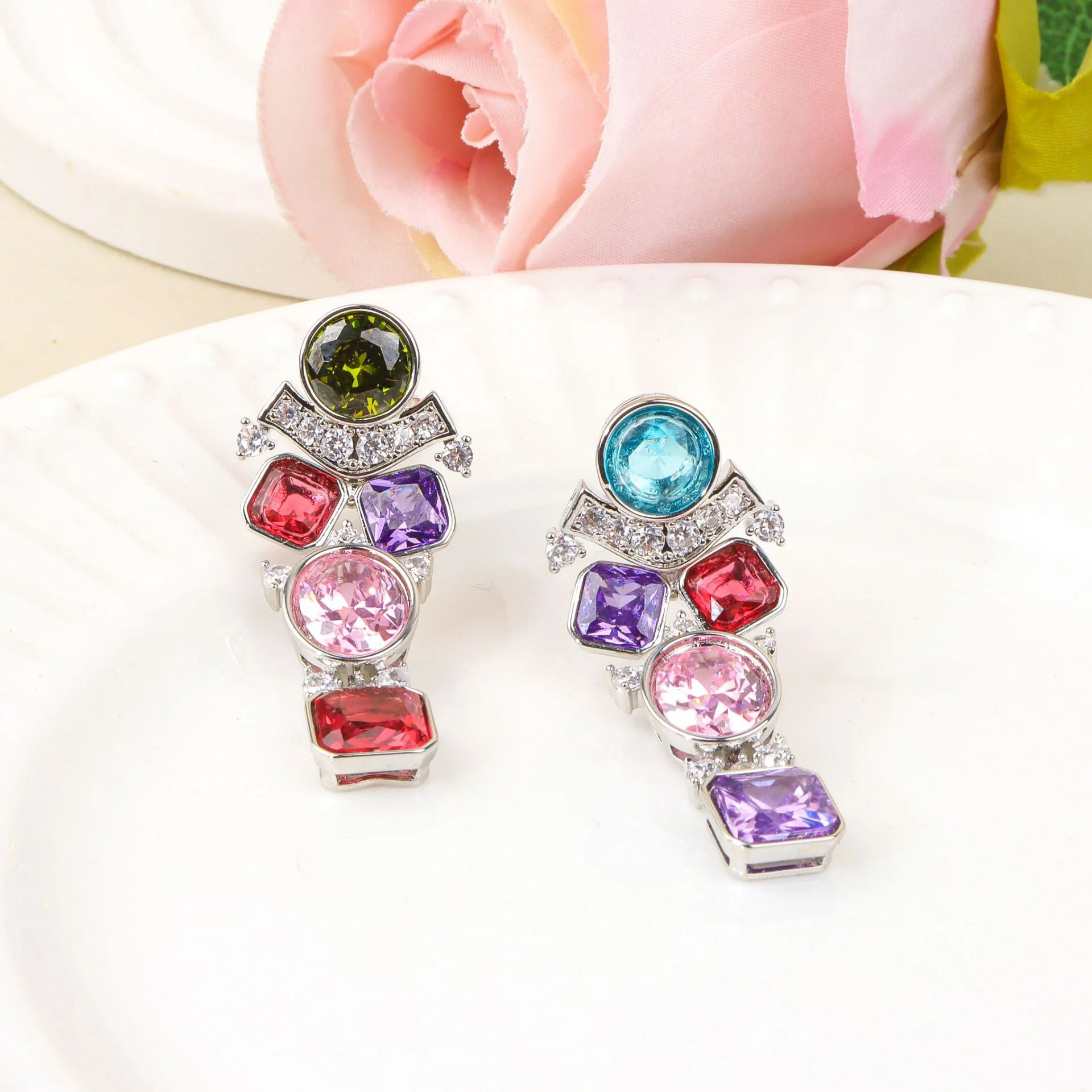 

New Exquisite Irregular Earrings with Oval Zircon Luxury Elegant Dangle Earrings for Women