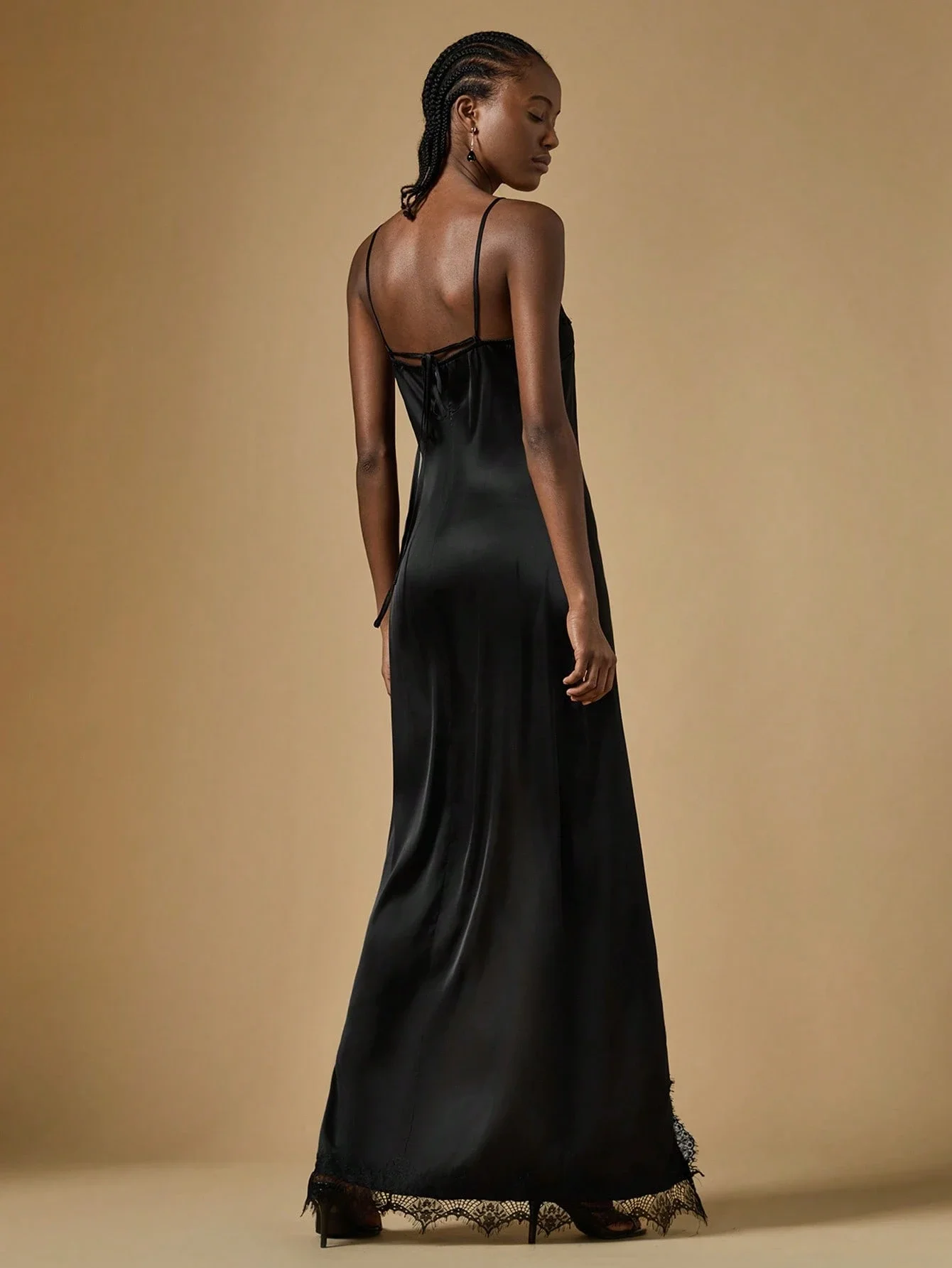 

Black Lace Spaghetti Strap Floor-Length Evening Dress With High Slit