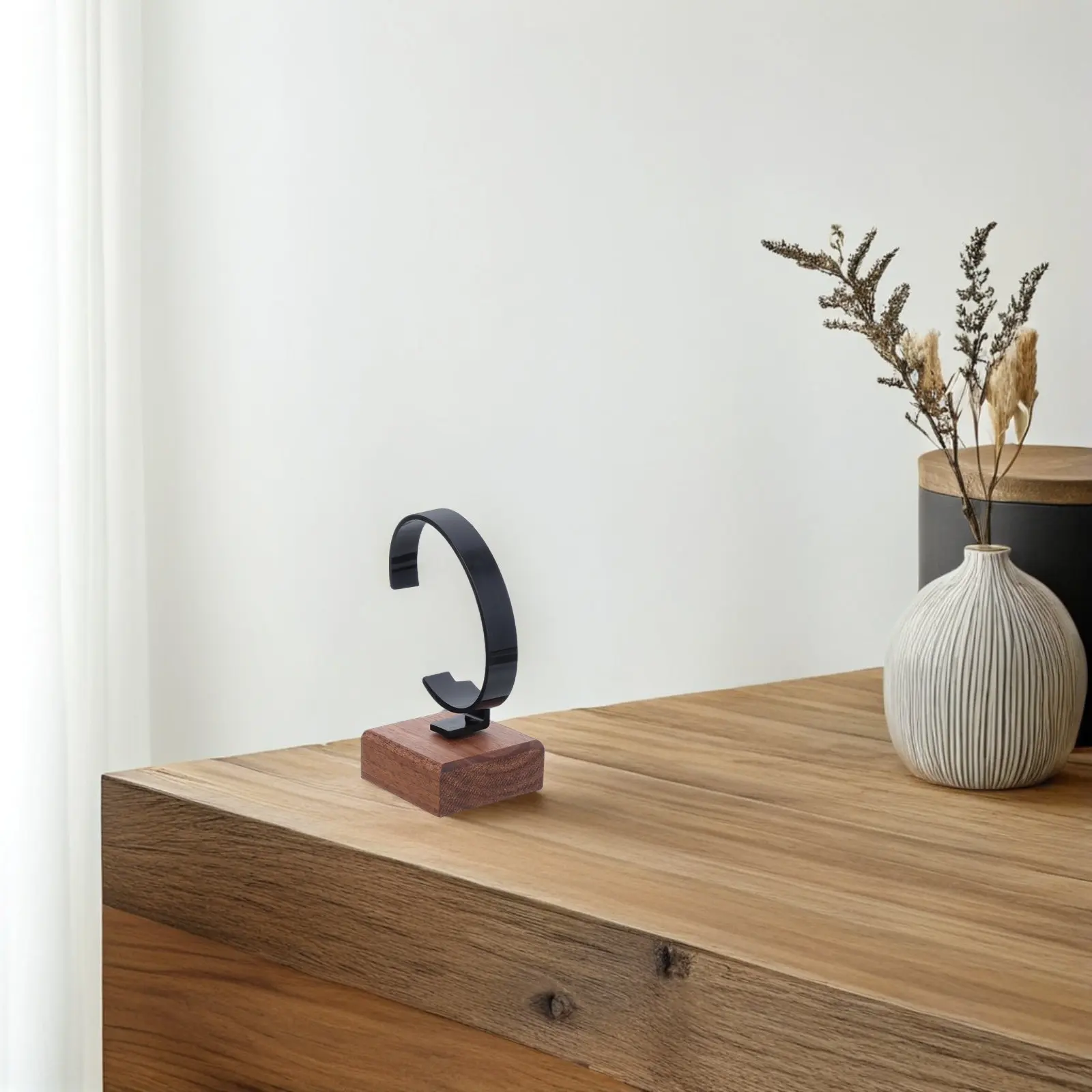

Elegant Wrist Watch Display Stand Holder Wood Plastic Construction Ring Shape Design Watch Storage Stand for Home Office