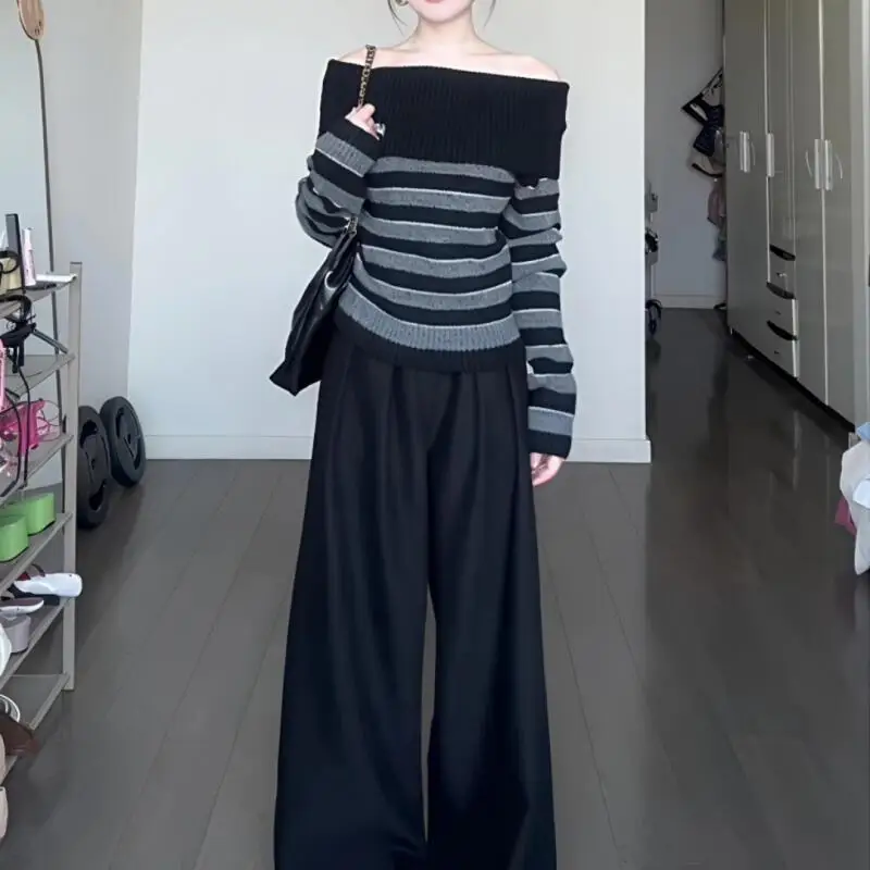 

Модный полосатый свитер с контрастными вставками на одно плечо для женщин, в корейском стиле, облегающий, мягкий, с длинными рукавами, универсальный топ 2026