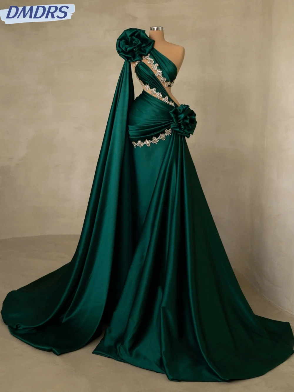 

Elegant Green Beaded Long Evening Dress With Side Cape One Shoulder Prom Dresses 2025 Customized Luxury Cocktail Gown For Women