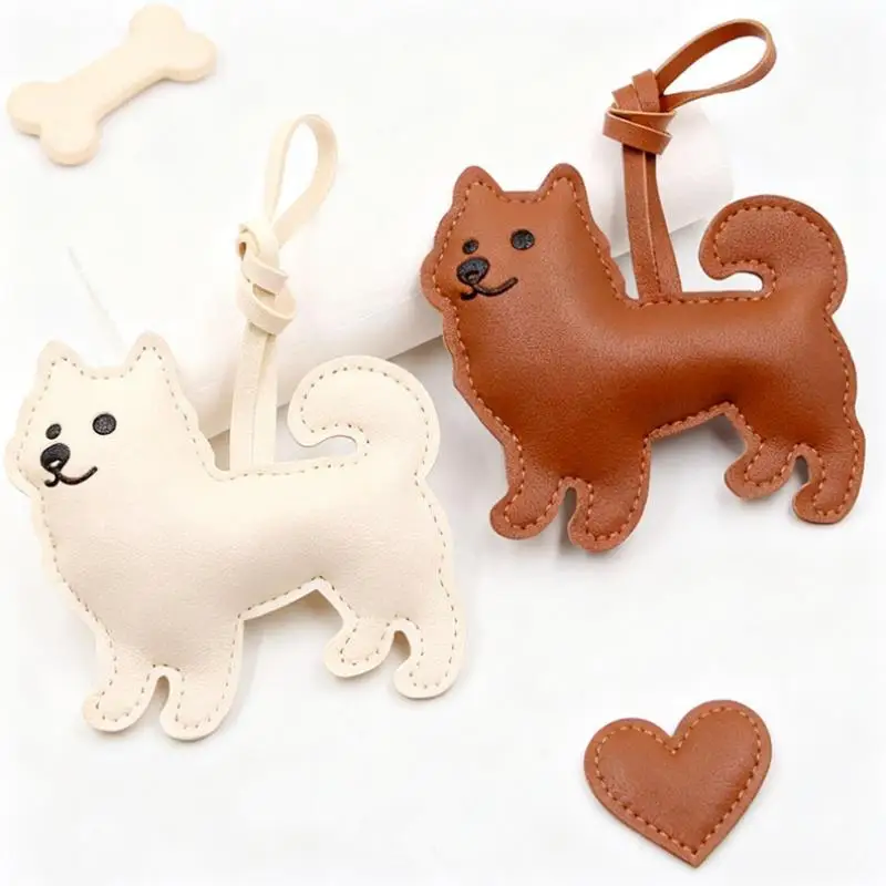 Niedlicher Schlüsselanhänger aus Kunstleder, Taschenanhänger in Form eines Samojed-Hundes für Handtaschen, handgefertigter Tieranhänger, Geschenk für Frauen/perfektes Taschenaccessoire. – Detail 5