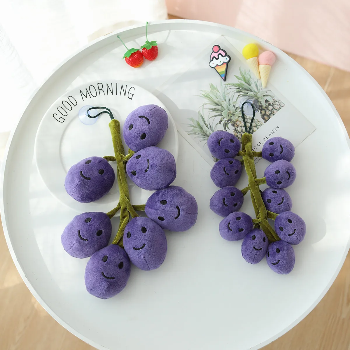 Juguete de peluche de uvas sonrientes para niños, decoración para coche, habitación, cortina, regalo encantador