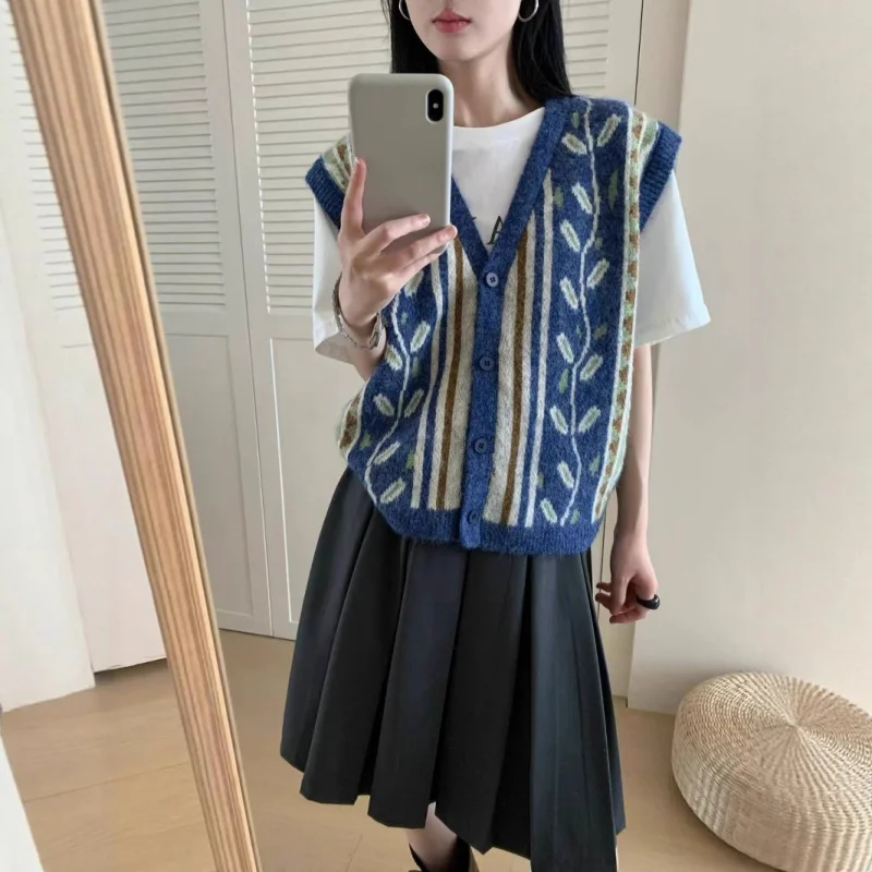 

Vintage Jacquard Knitted Vest for Women European Style2025New Autumn Cardigan Sweater Outerwear Stylish Top