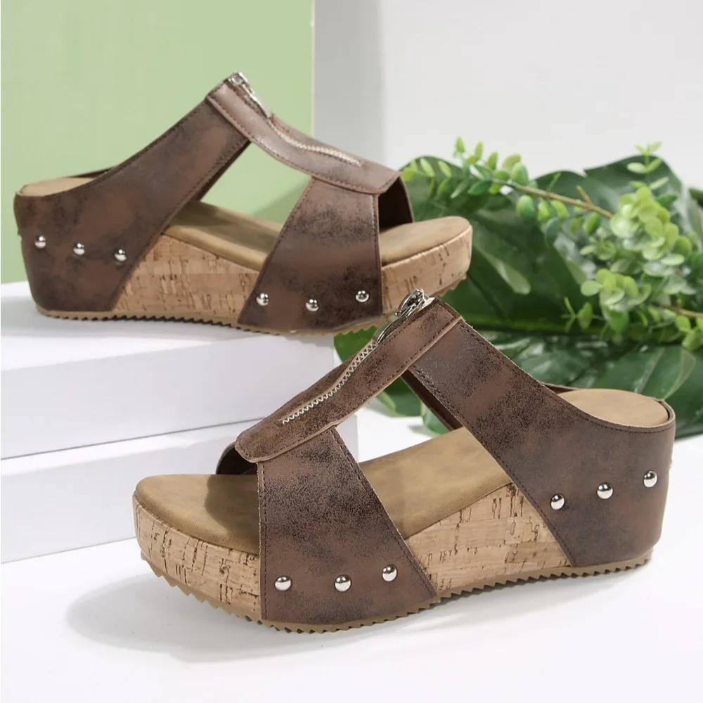 Slippers Women's Summer New Cross Thick Bottom Slipper with Rivet Buckle Cool Sandals Slope Heel Slippers Large Women's Shoes