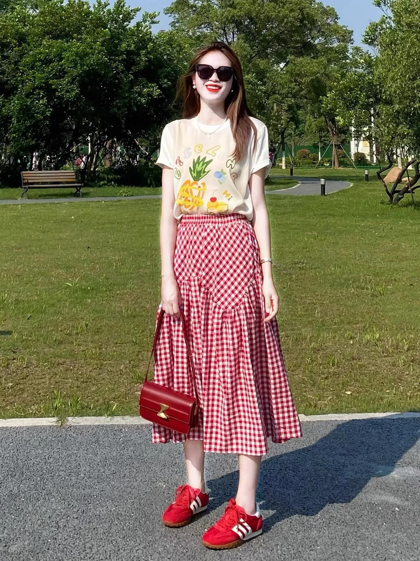 

Korean Style Chic Summer Short Sleeve T-Shirt Plaid Skirt Two-Piece Set for Young Women Fashionable Anti-Aging Cute