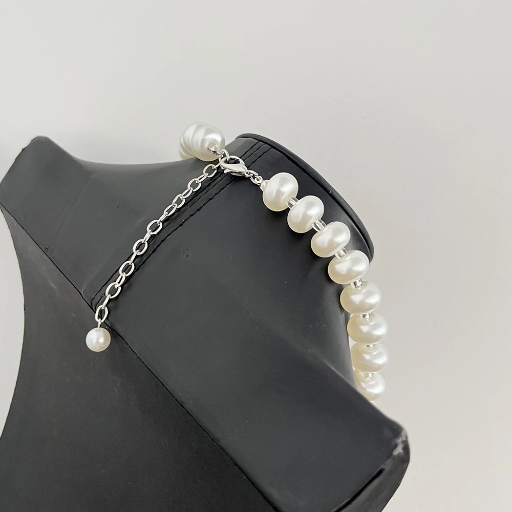 The ZOB Royal Blue Shield Pendant with Pearl Bracelet Necklace Set is designed specifically for Zeta Phi Beta Sorority women.